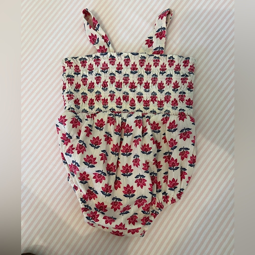 Old Navy Size 0-3M never worn
